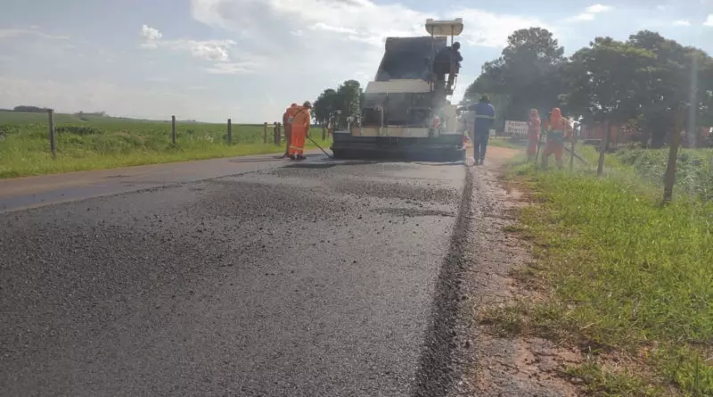 Reabilitação de estrada vicinal - Ubirajara-SP