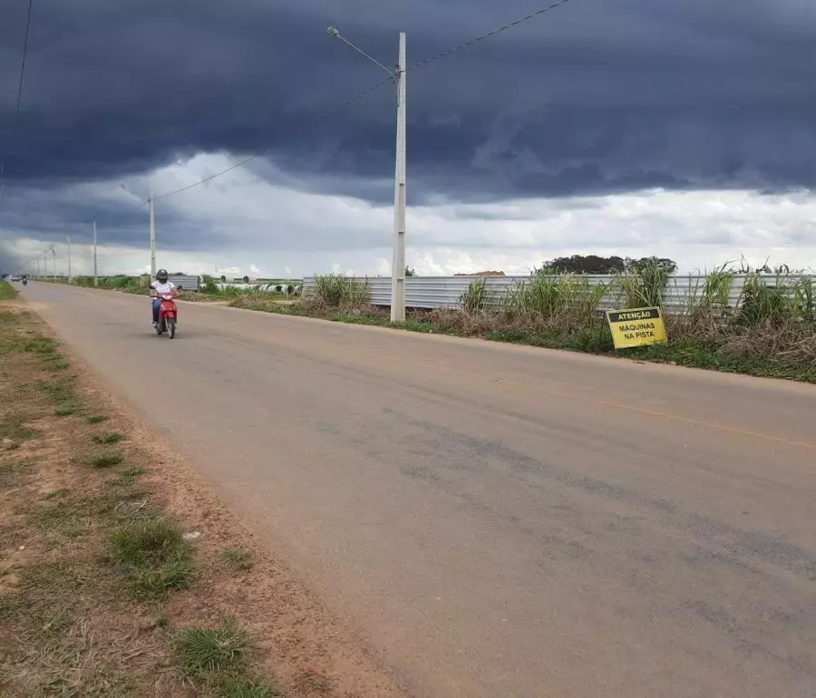 Avenida Belvedere é interditada para obras de loteamento