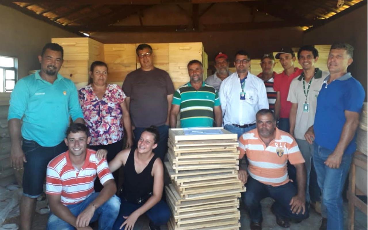 Com apoio da Suzano, apicultores iniciam produção de mel em Santa Rita do Pardo (MS)