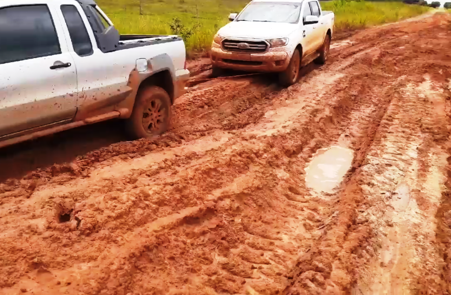 Ribas X Camapuã: importante estrada para escoamento de produção está intransitável