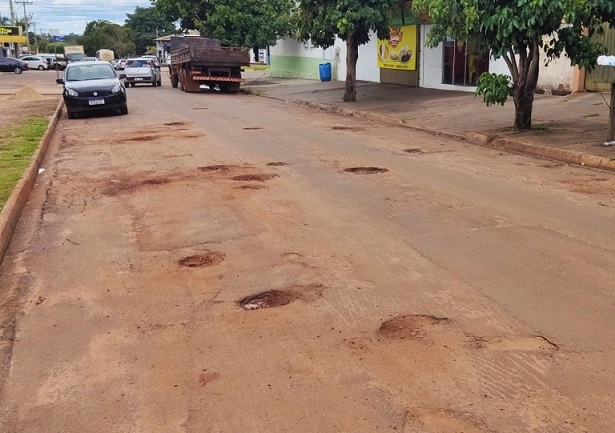 Destruída, Ribas faz 79 anos dia 19; prefeito promete 'pacotão' e moradores querem renúncia