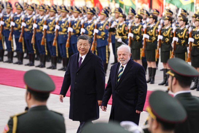 Após encontro com Xi Jinping, Lula se alia à China na guerra e na economia