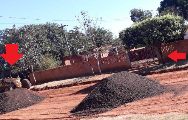 Vereador fraco pagou por serviço meia boca na rua de sua casa