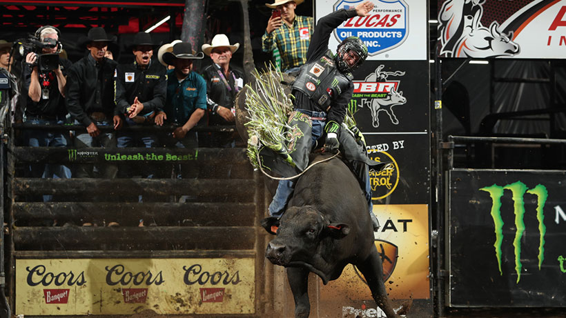 Vitinho vence em Anaheim e volta à liderança na PBR