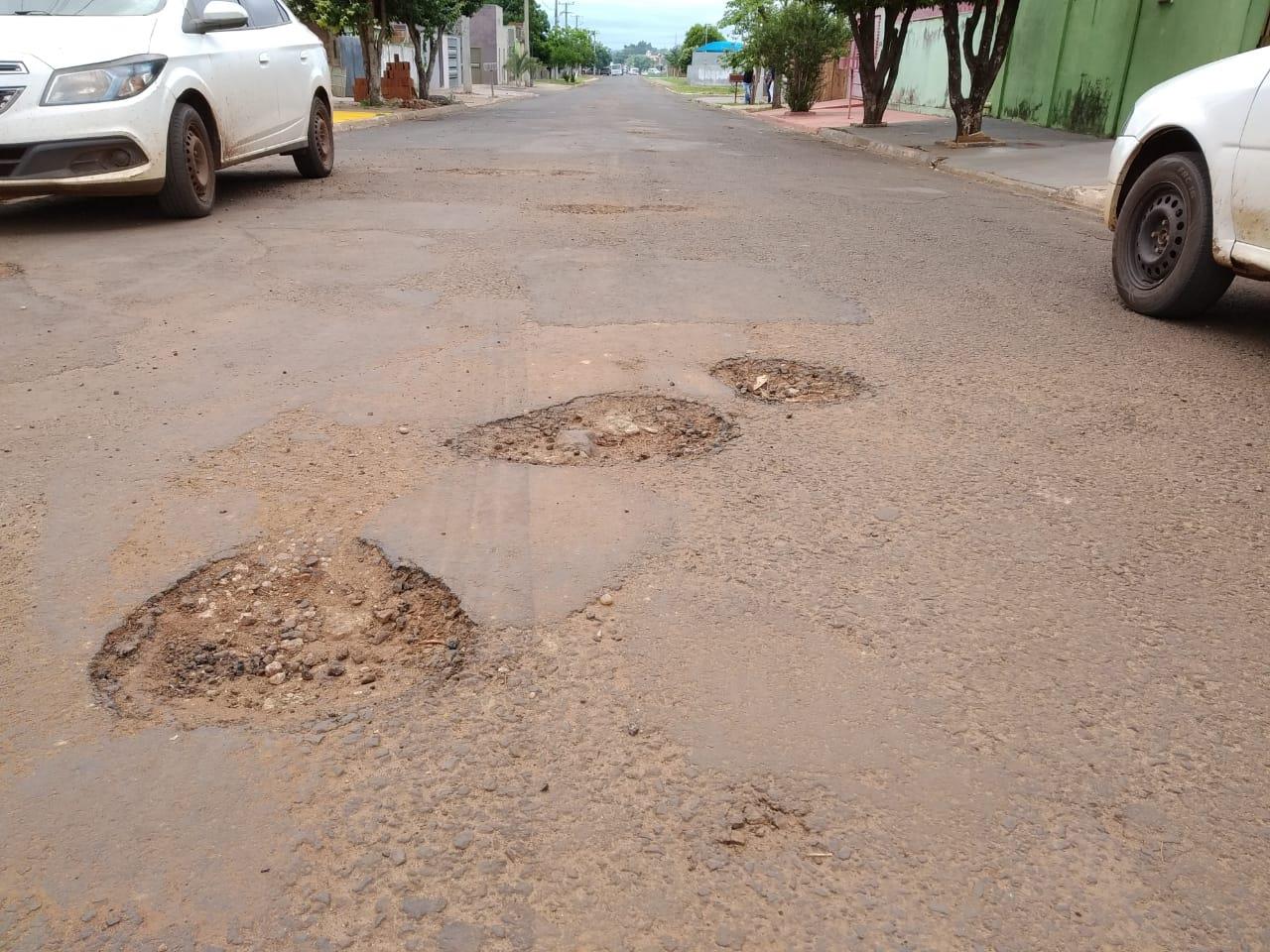 Vereadores ignoram problemas da cidade e elevam os próprios salários e do prefeito em 28%