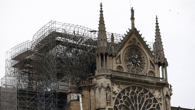 Incêndio em Notre-Dame: o que se sabe sobre a tragédia que consumiu catedral em Paris