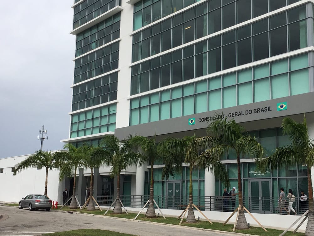 Consulado do Brasil em Miami abre vagas, salário de US$2500