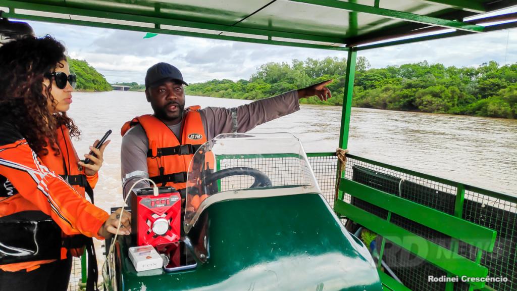 Balsa Ecológica retira 10 toneladas de lixo por semana do rio Cuiabá - fotos e vídeo