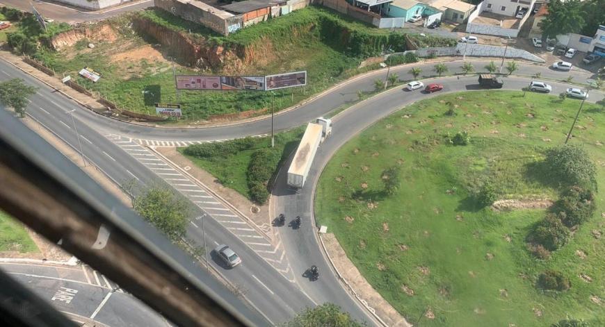 Vídeo mostra perseguição do Ciopaer a caminhão na Miguel Sutil