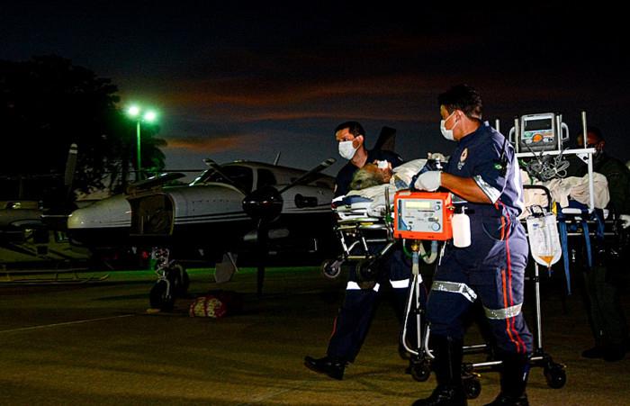 Pacientes de municípios distantes podem não conseguir vaga em UTI; só 2 aviões