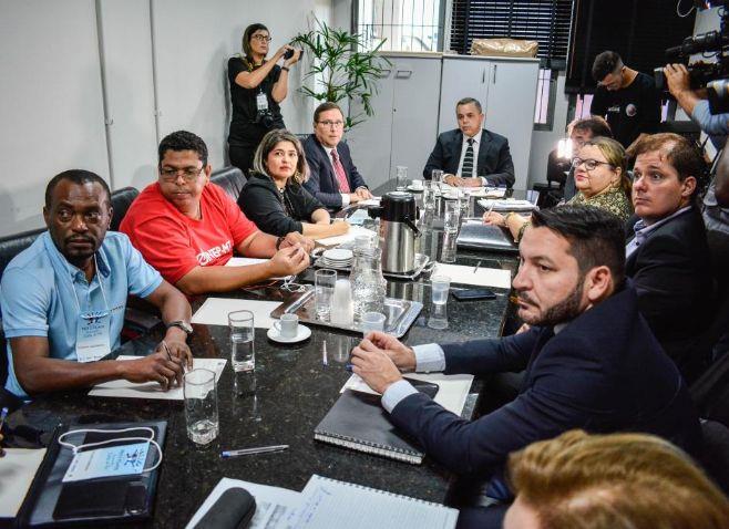 Audiência no TJ - Governo propõe suspender corte de ponto desde que professores retornem à sala de aula