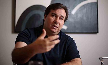 Rodrigo Maia faz vídeo de apoio a Glenn Greenwald e ataca vazamentos de agentes públicos