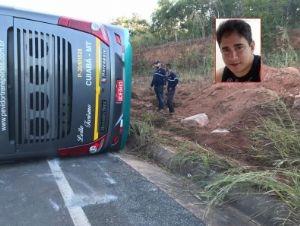 Advogado morre e 43 jovens ficam feridos em colisão entre carro e ônibus