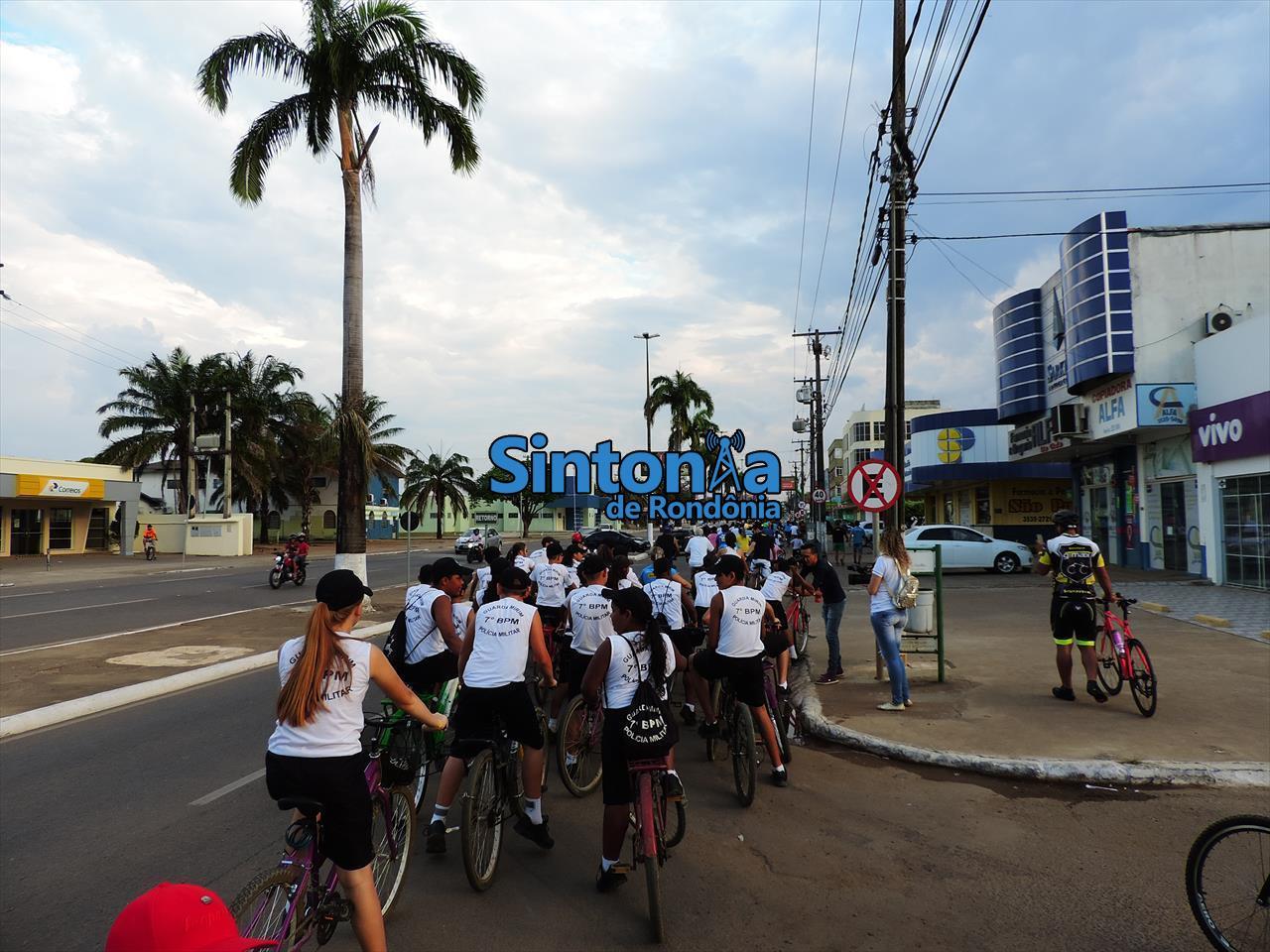 Passeio ciclístico solidário em Ariquemes