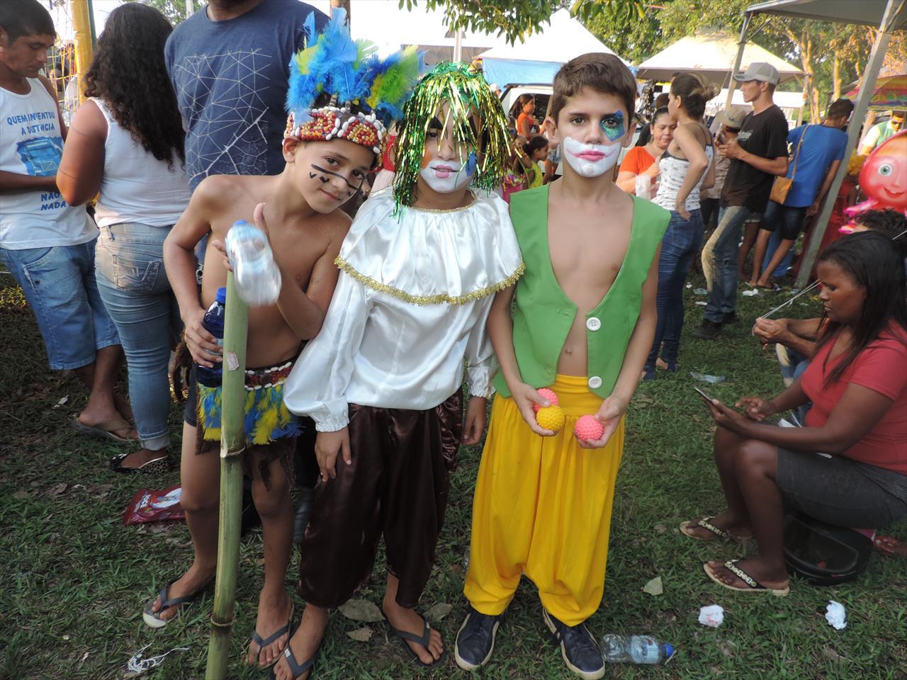 Dia das crianças em Ariquemes (Dia de alegria da rede amazónica)  na Expo-varejo