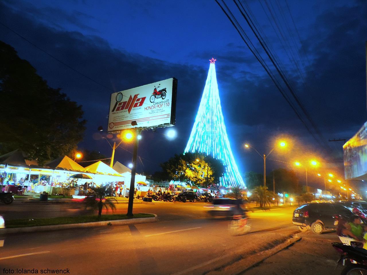 EM CLIMA DE NATAL, PRAÇA DA VITORIA EM ARIQUEMES RONDÔNIA