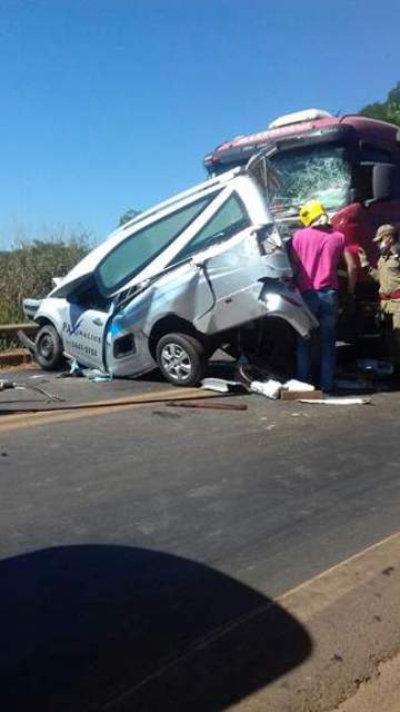 14/07/2017 Cacoal Carro funerário transportando cadáver se envolve em acidente na BR-364 O caixão ficou preso no meio das ferragens