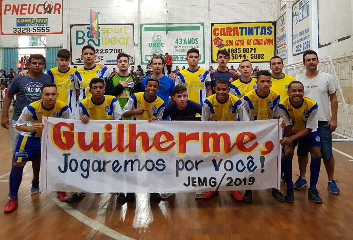 Equipe de futsal da Escola Coronel Calhau conquista bronze na JEMG 2019