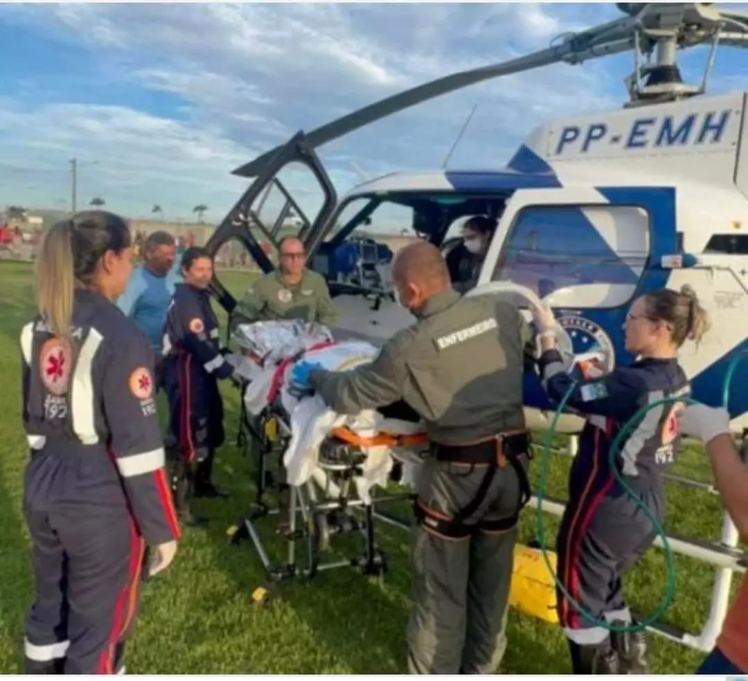 Com queimaduras gravíssimas provocadas por óleo quente, um homem de 40 anos precisou ser resgatado de helicóptero