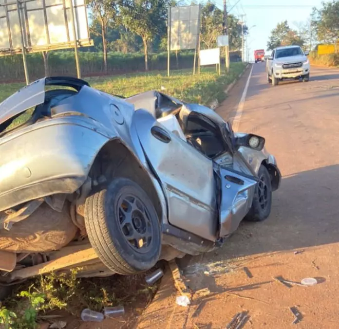 Homem tenta suicídio ao colidir veículo com poste  em Pinheiros