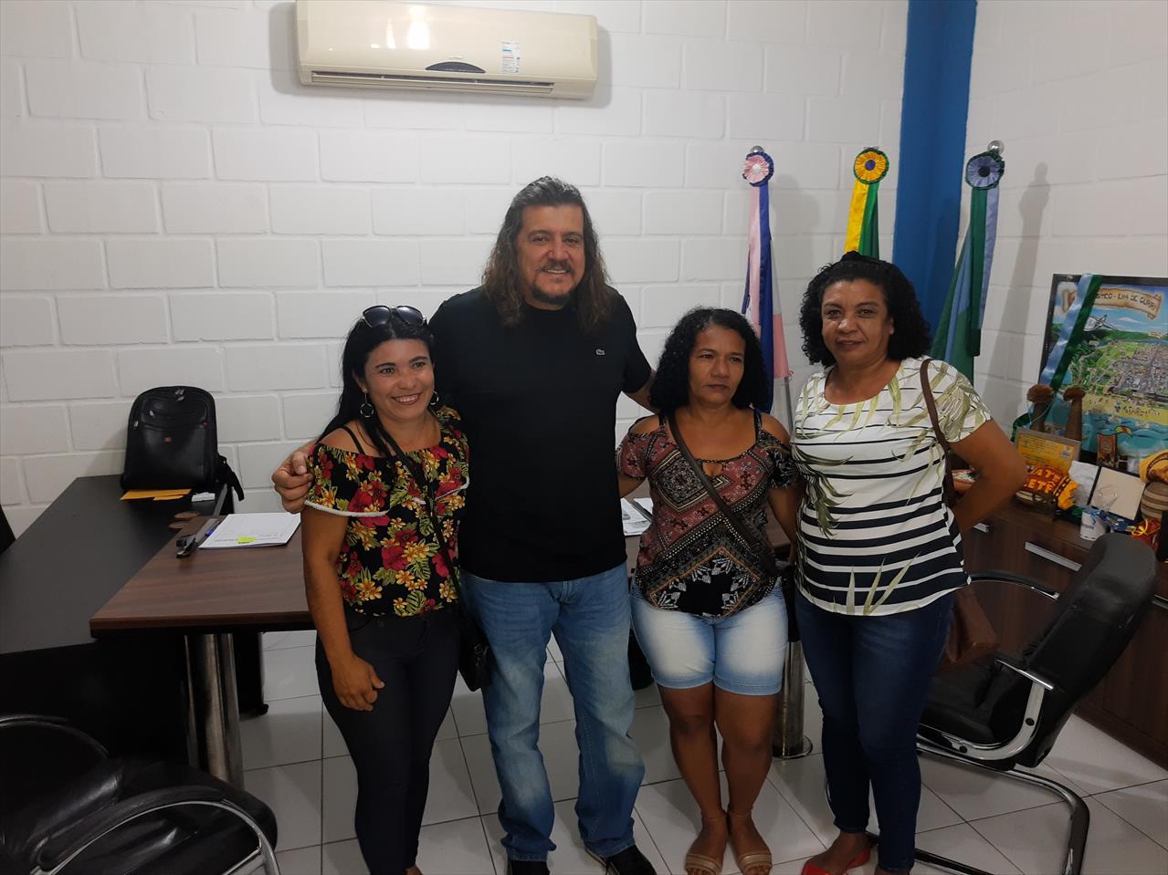 Prefeito Daniel recebe representantes da Associação de Moradores da Ferrugem