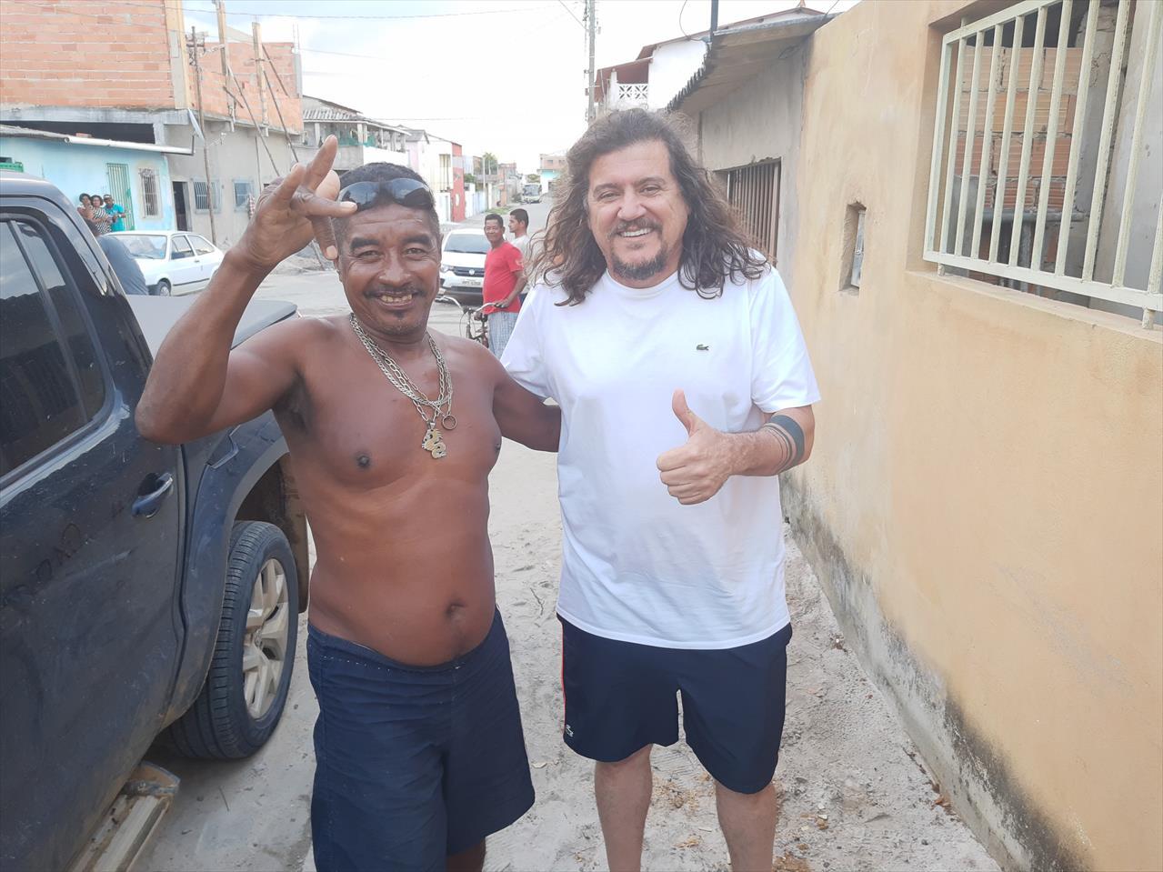 No meio do povão Prefeito Daniel Comanda Mutirão no Bairro Vitória