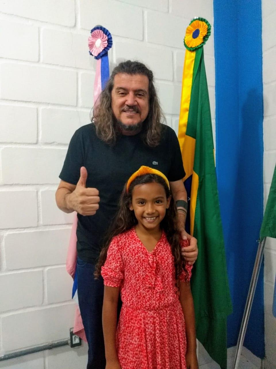 *PREFEITO DANIEL REALIZA SONHO DE MAIS UMA CANTORA MIRIM