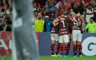 Flamengo enfrenta o Inter para se manter na liderança do Brasileirão