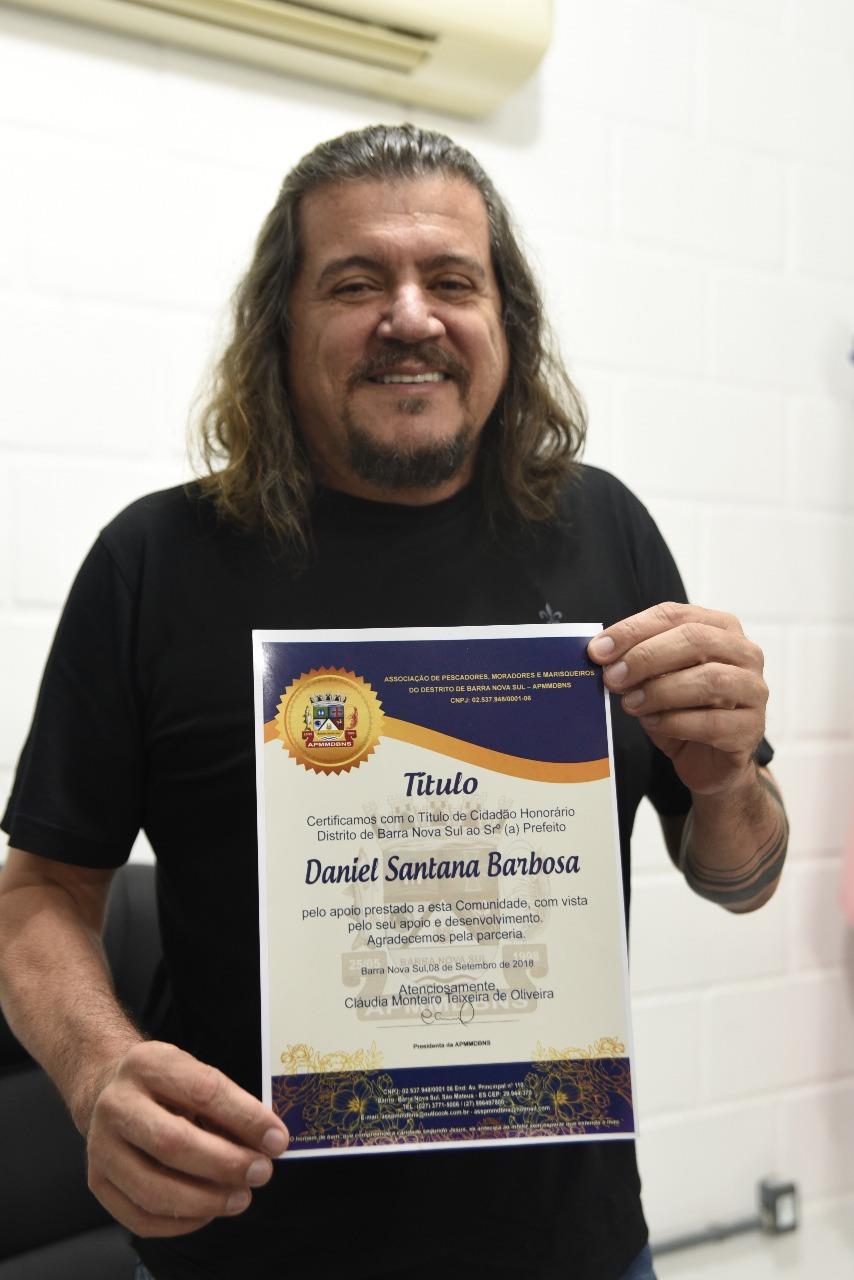 PREFEITO DE SÃO MATEUS É HOMENAGEADO COM TÍTULO DE CIDADÃO HONORÁRIO DE BARRA NOVA SUL