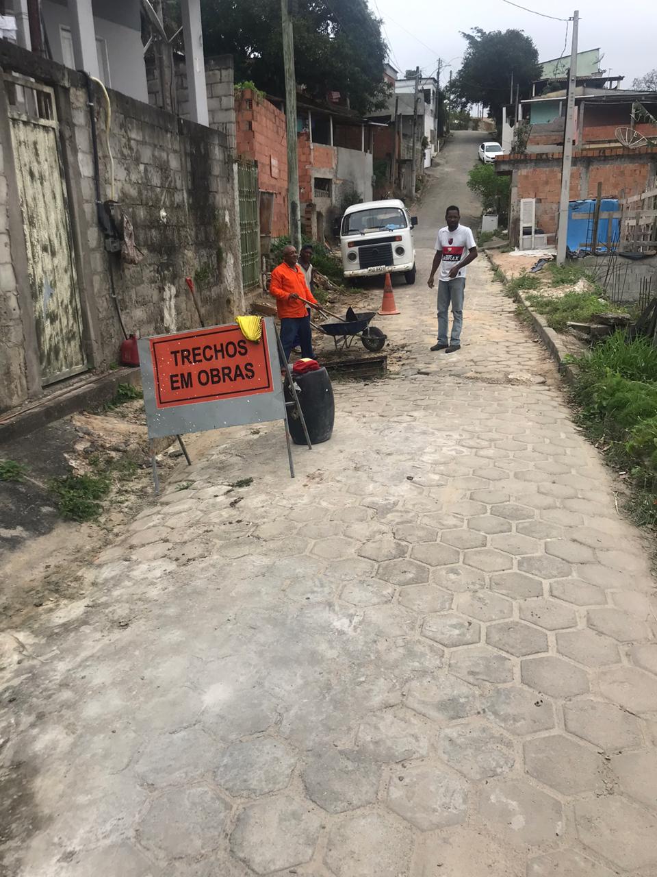 PREFEITURA DE SÃO MATEUS FAZ LIMPEZA EM LOGRADOUROS DA CIDADE