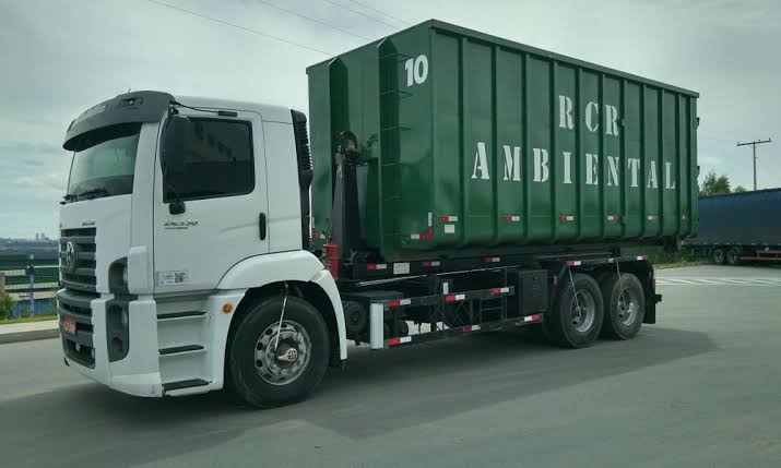 Serviços de transporte de resíduos Industriais