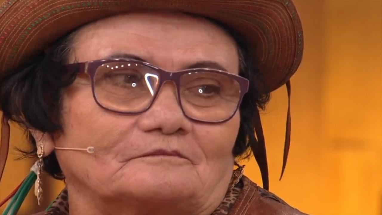 Mestre da cultura e vaqueira de Canindé, Dona Dina é homenageada durante o Programa 'Encontro'