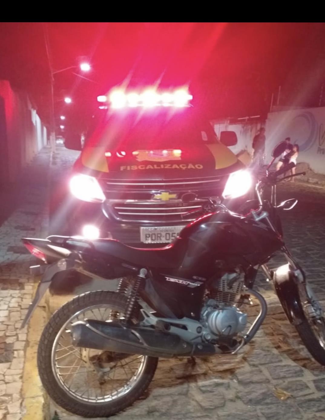 Motocicleta sem placa e com queixa de roubo é apreendida em São Gonçalo do Amarante