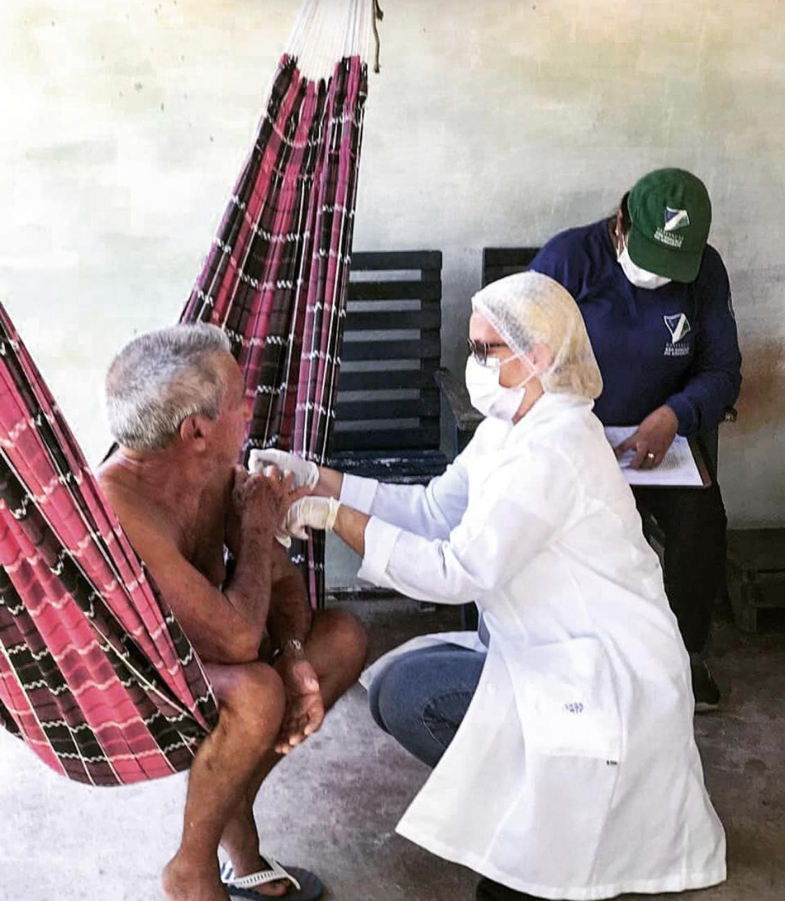 Idosos de São Gonçalo do Amarante já estão recebendo a vacina contra a gripe em casa