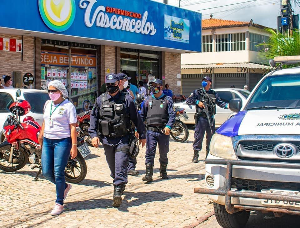 São Gonçalo do Amarante reforça fiscalização e fecha lojas no Pecém