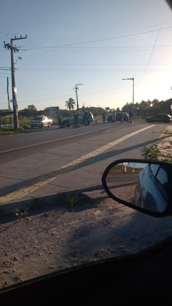 Motociclistas ficam feridos após colisão no distrito do Pecém na tarde desse domingo(28)