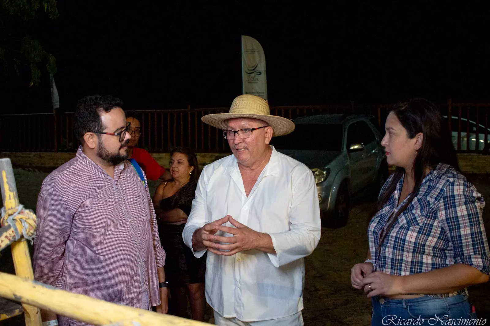 Luau e assado de peixe movimentam noite do Isla Beach Hotel na Praia do Pecém; confira fotos