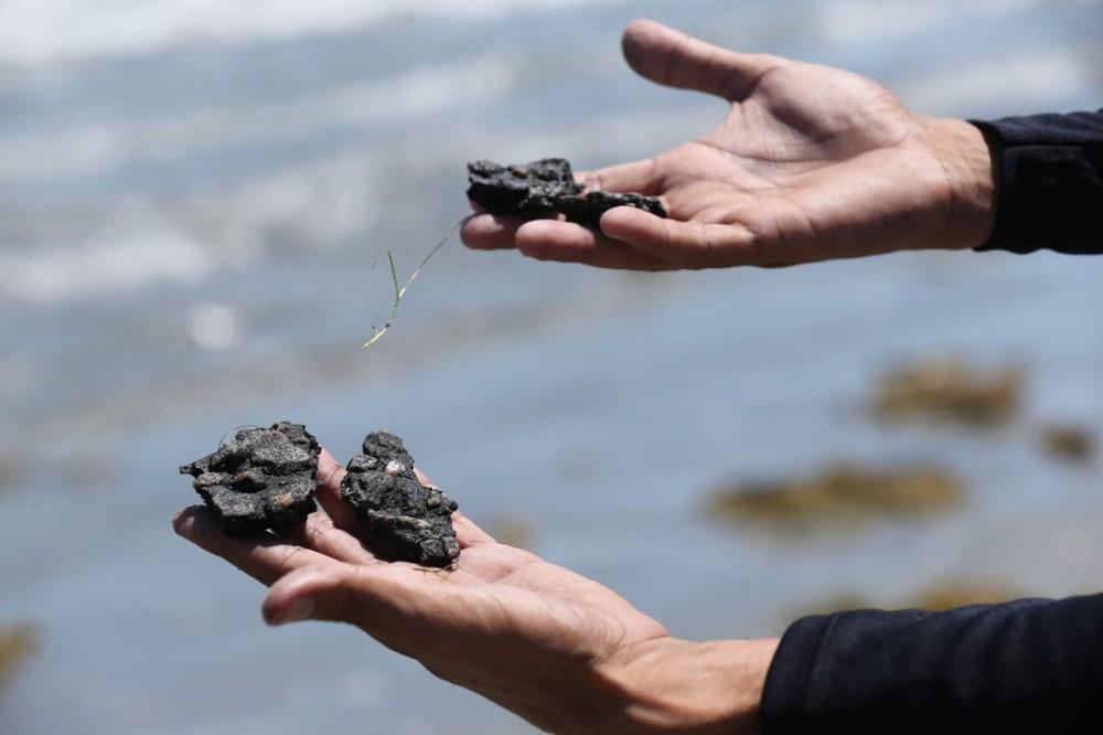 Inspeção da Marinha acha contaminação por óleo na Praia da Taiba