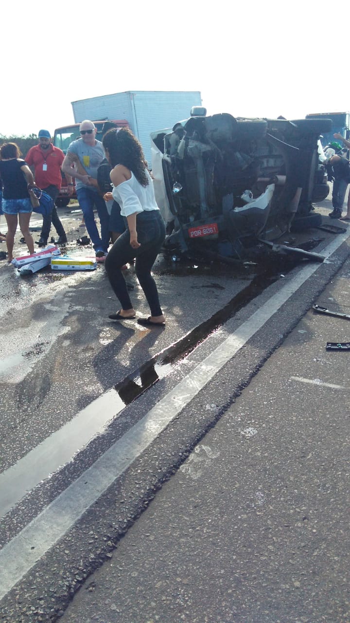 Duas pessoas morrem e outras quatro ficam feridas em acidente entre dois carros na BR-222, em São Gonçalo do Amarante