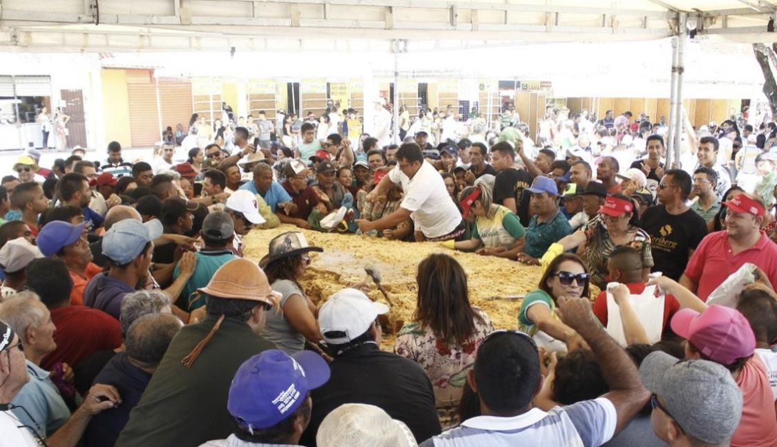 Município cearense produz rapadura gigante com mais de 5 toneladas