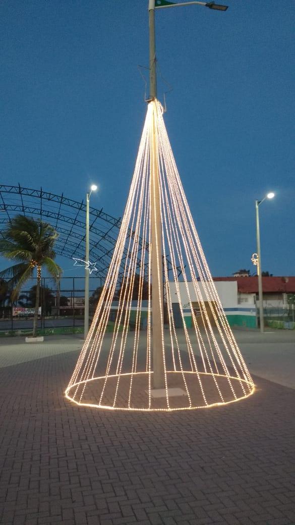 Vândalos estão danificando a decoração de Natal na Praia da Taiba