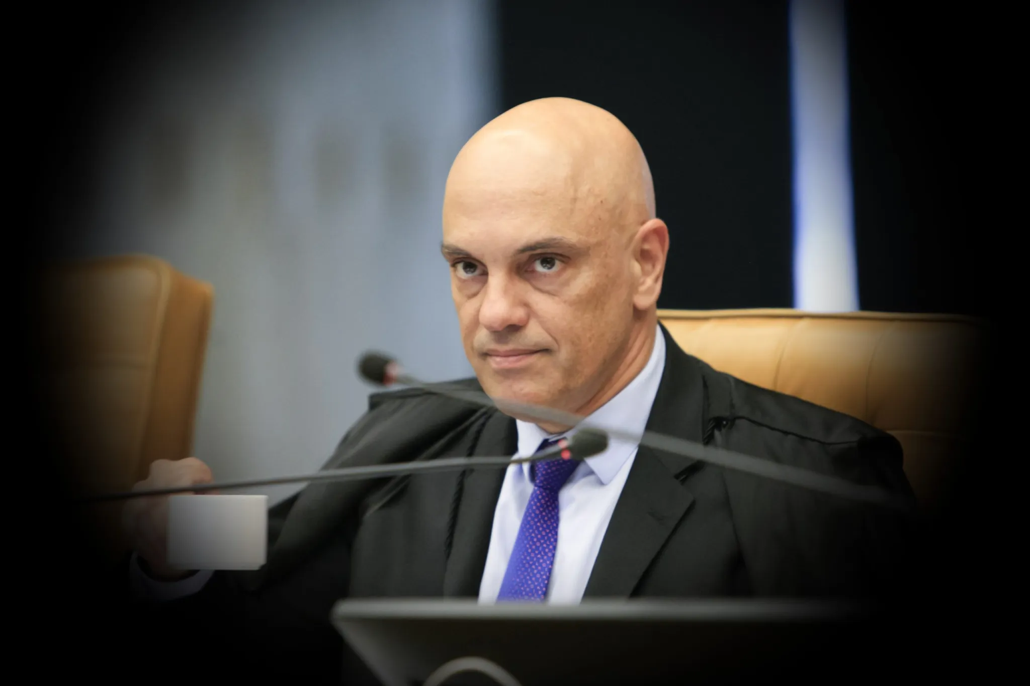 PF não pediu quebra de sigilo e bloqueio de contas de empresários; Moraes atendeu Randolfe