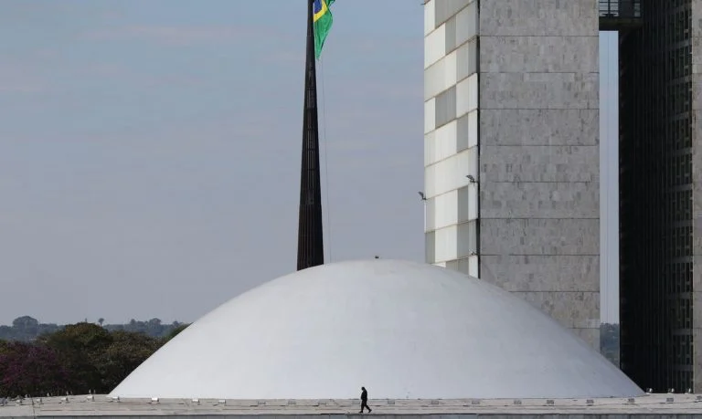 PECs aumentam repasse aos municípios para custear piso da enfermagem