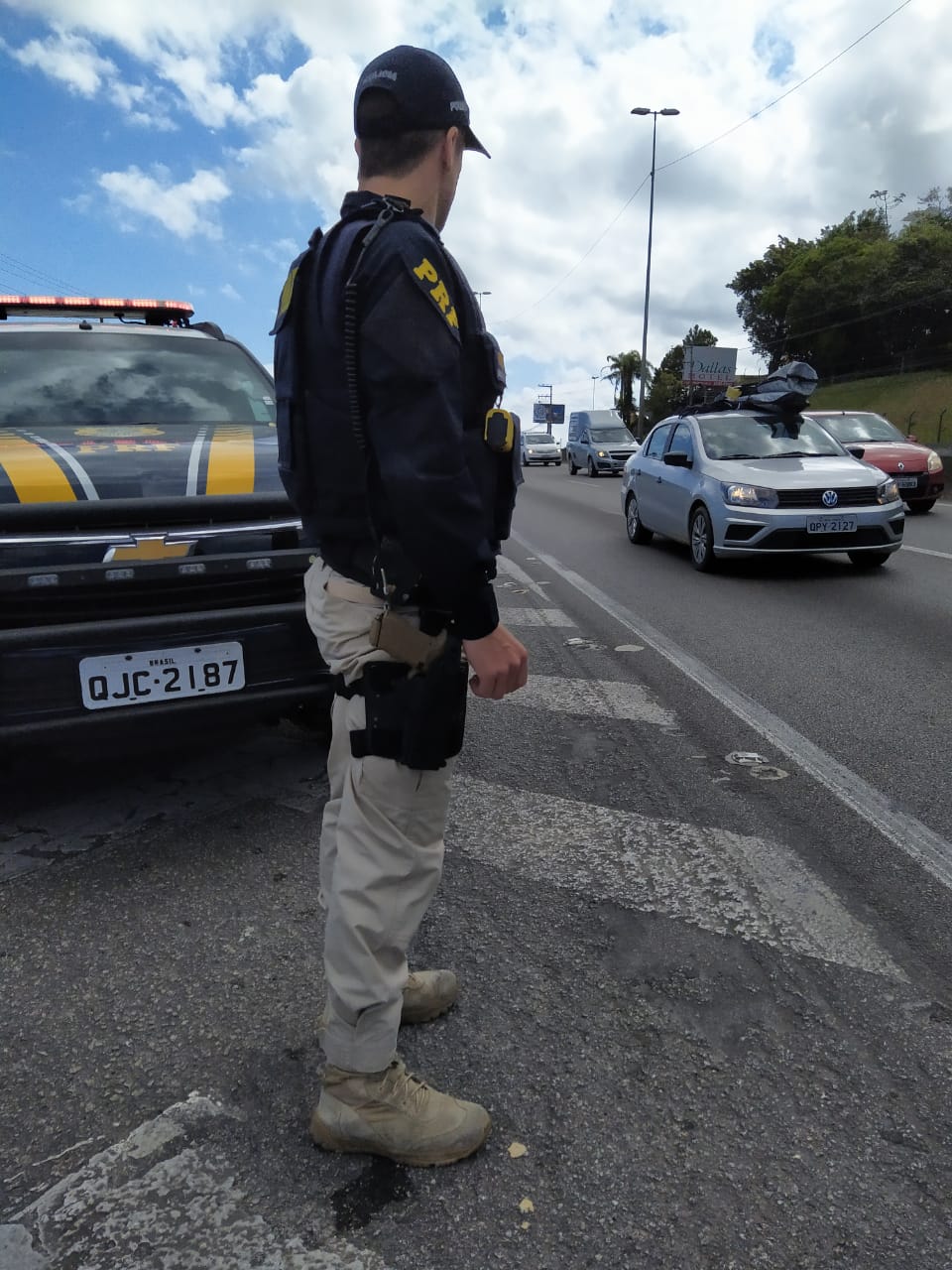 PRF flagra diversas infrações de trânsito no primeiro final de semana de 2020