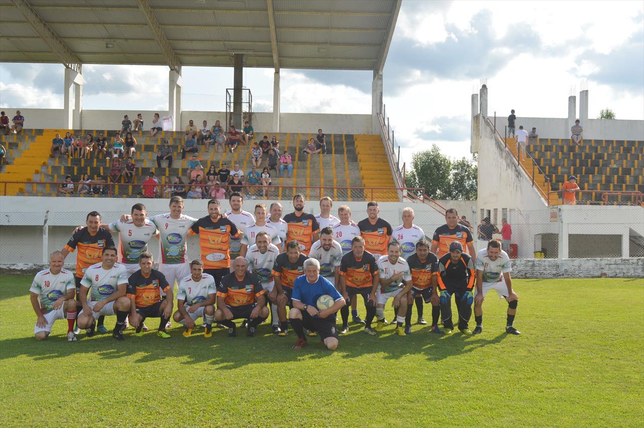 Jogo festivo entre imprensa e padres marcou a despedida do Padre Sidnei Marcelino