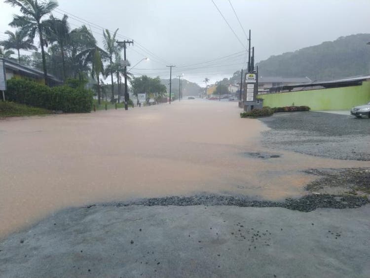 Chuvas: Cidades do Norte de SC e do Vale do Itajaí contabilizam estragos causados neste fim de semana