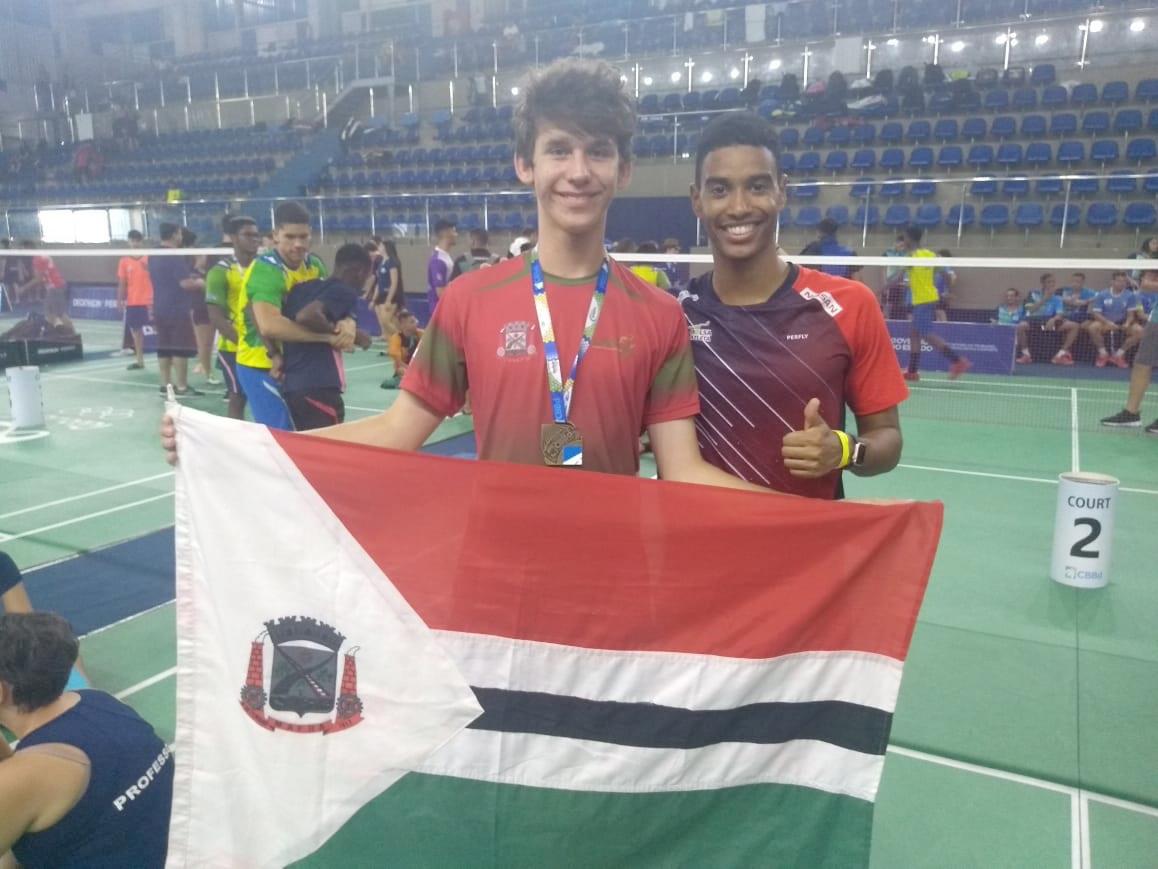 Lucas Arten é medalha de bronze de Badminton na Bahia