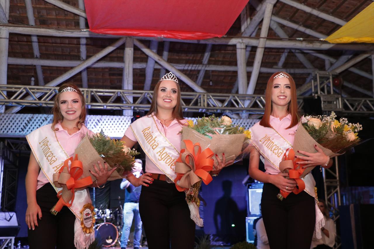 Escolhidas Rainha e Princesas da 3ª Agrofest Papanduva