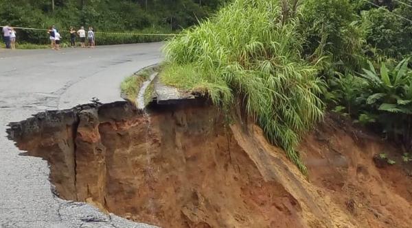 Defesa Civil emite alerta para risco de deslizamentos em Santa Catarina