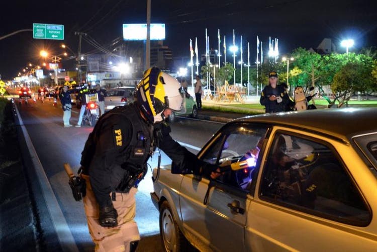 Número de motoristas alcoolizados nas rodovias de SC no Carnaval aumentou 187%